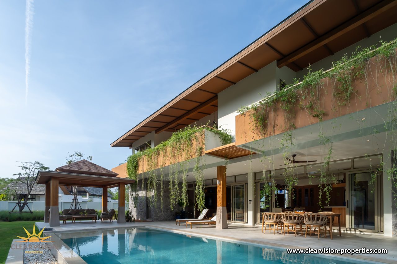 Family Home with Private Pool and Generous Grounds
