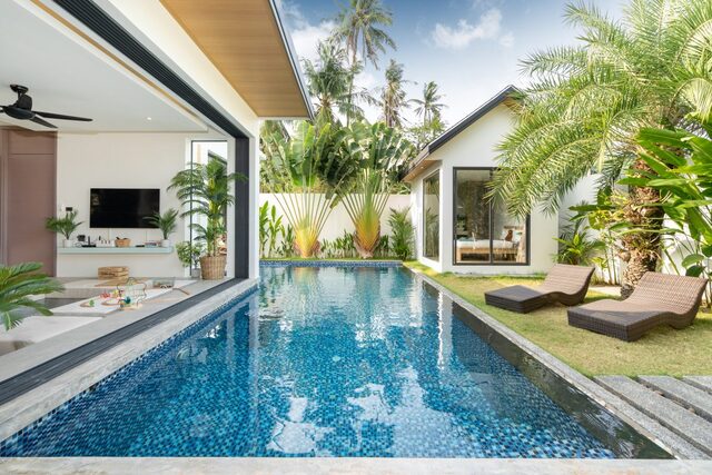 Stylish Tropical Pool Villa Close to the Coast