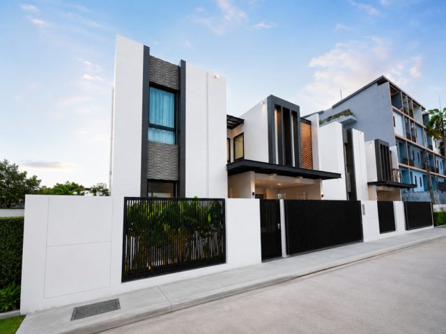 Modern Residential Villa with Generous Living Spaces