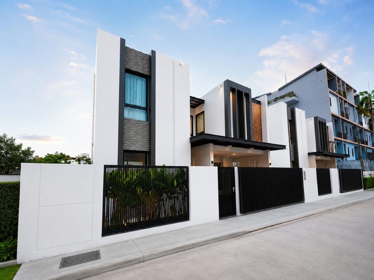 Modern Residential Villa with Generous Living Spaces