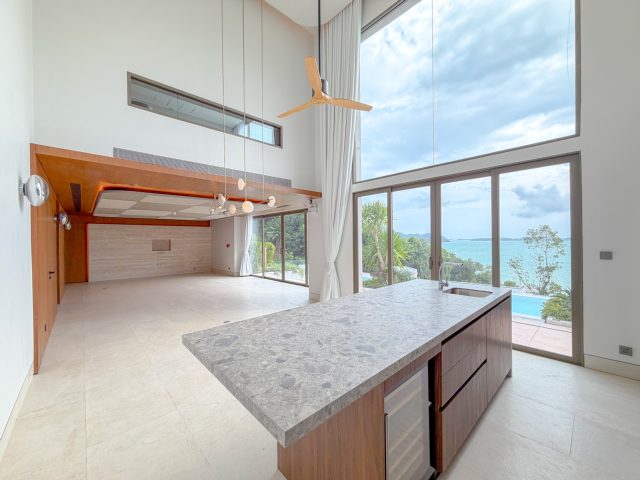 Private Pool Residence with Beach Access and Sea Views