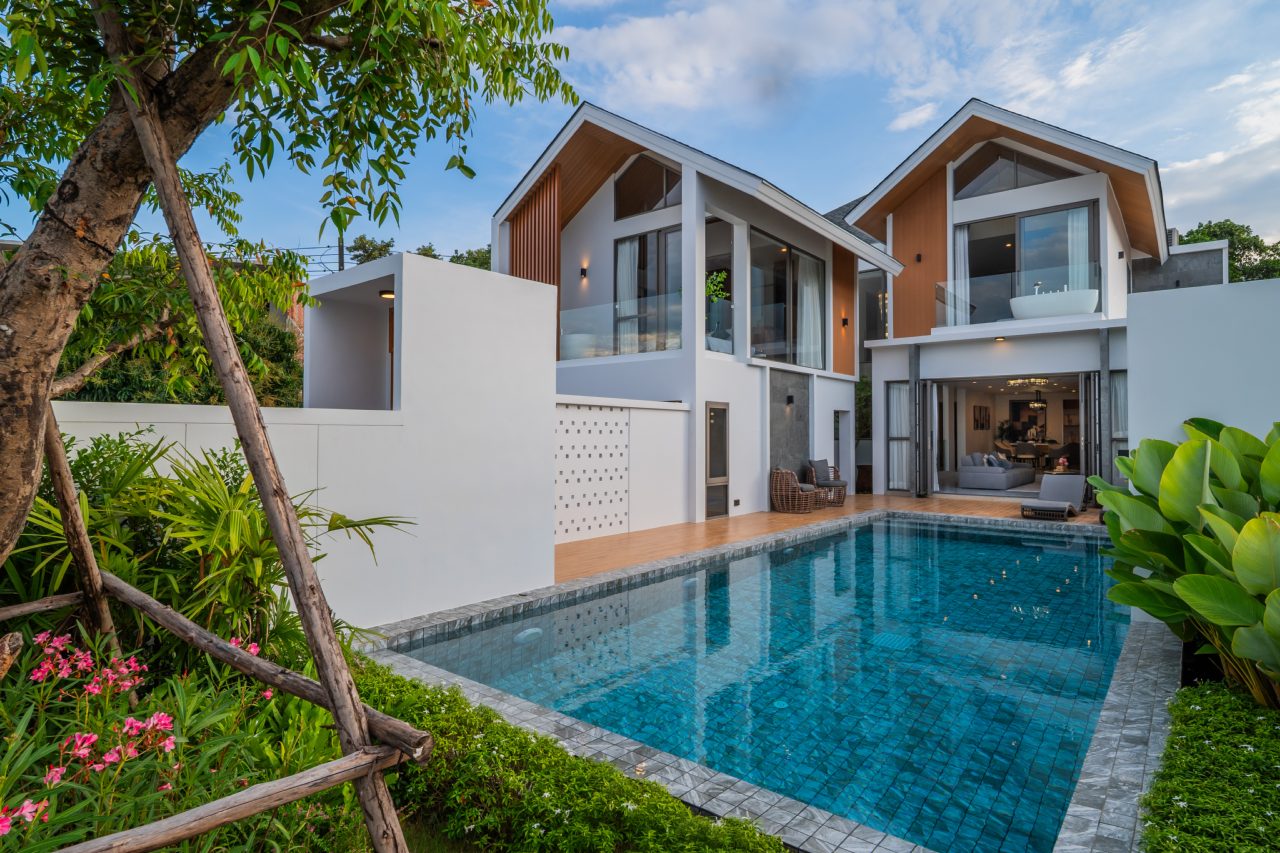 Standalone Villa with Spacious Living and Dining Areas - 7 Bed - pool villa