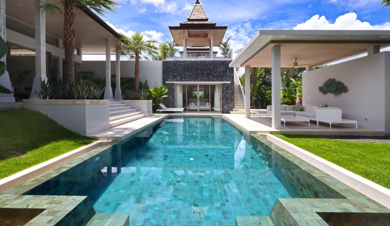 Tropical Balinese Style Villas near Layan